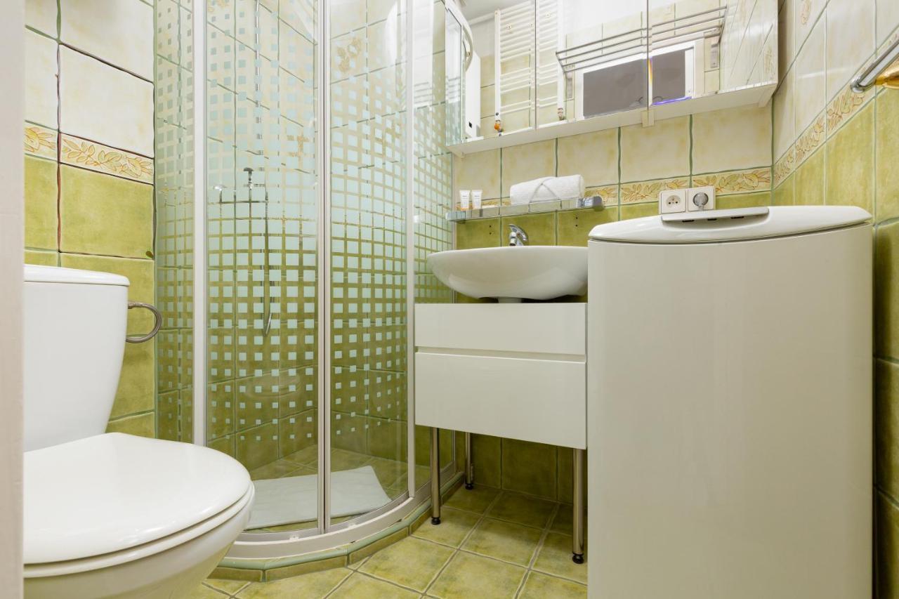 Downtown Studio Apartment By The Park By Noclegi Renters وارسو المظهر الخارجي الصورة