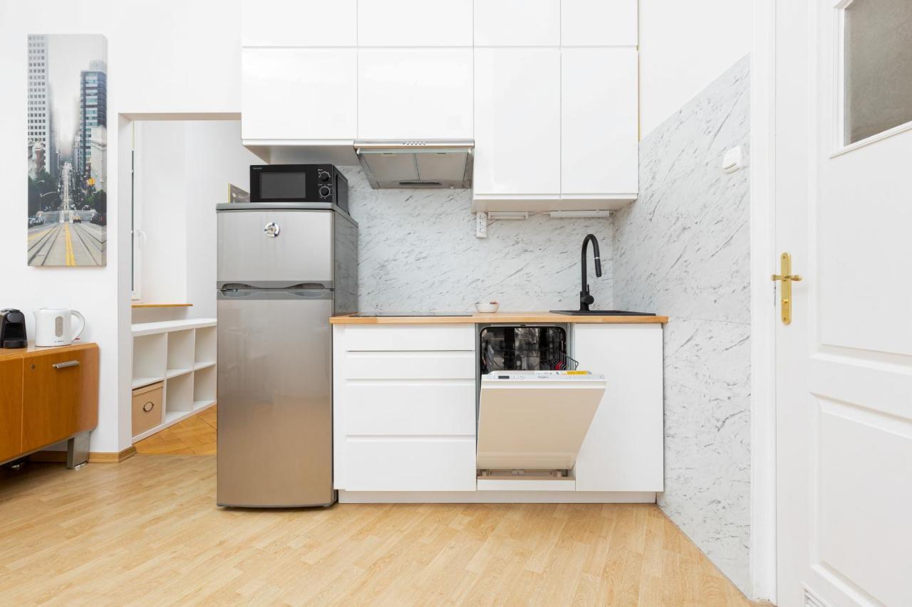 Downtown Studio Apartment By The Park By Noclegi Renters وارسو المظهر الخارجي الصورة